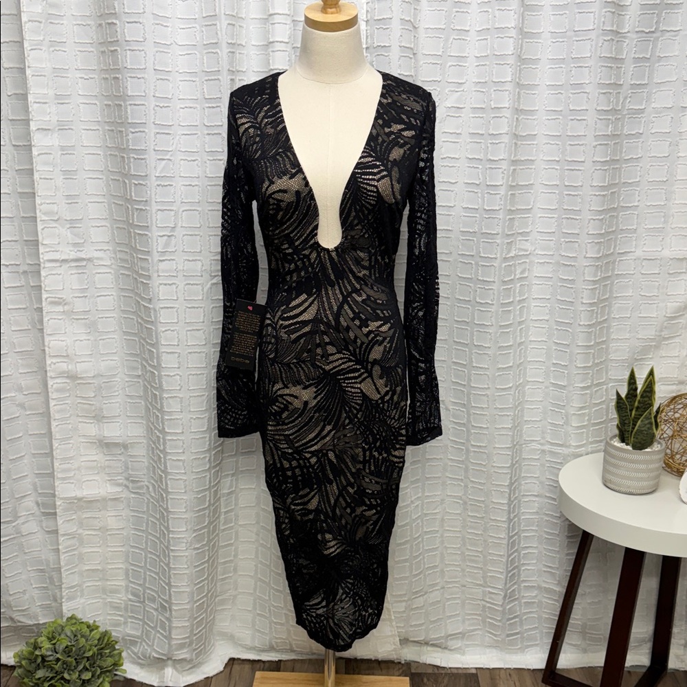 bebe Black Lace Plunge Long Sleeve Dress
